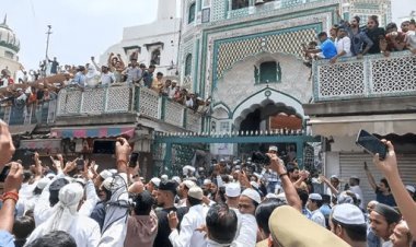 जुमे की नमाज के बाद देशभर के मस्जिदों के बाहर प्रदर्शन,प्रयागराज व रांची में बवाल, लाठीचार्ज, पुलिस अफसर चोटिल