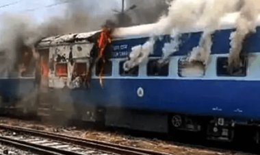 अग्निपथ के खिलाफ 11 स्टेट में बवाल, उग्र प्रदर्शन , उत्तर प्रदेश, बिहार और तेलंगाना में ट्रेनें फूंकीं, दो की मौत