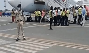 पटना से दिल्ली जा रहे स्पाइस जेट के विमान में लगी आग, 10 मिनट तक 185 यात्री हवा में अटके रहे