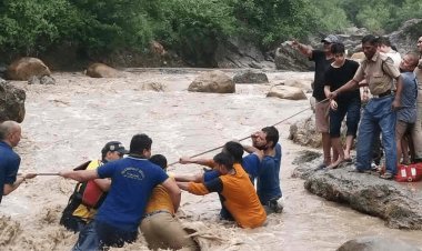 उत्तराखंड: देहरादून के गुच्चुपानी में पिकनिक मनाने के लिए आये 11 लोग फंसे, रेसक्‍यू में सभी सुरक्षित निकाला गया