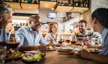 कस्टमर्स को सर्विस चार्ज देने के लिए मजबूर नहीं कर सकते होटल और रेस्टोरेंट्स, कंज्यूमर्स कर सकेंगे कंपलेन