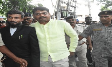 धनबाद:  एक्स डिप्टी मेयर नीरज सिंह मर्डर केस:  संजीव ने कोर्ट में कहा- घटना के समय मैं अपने आवास सिंह मेंशन में था    