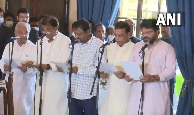 पश्चिम बंगाल: ममता बनर्जी कैबिनेट में फेरबदल, बाबुल सुप्रियो समेत नौ नये मिनिस्टर ली शपथ