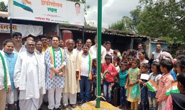 धनबाद: साथी फाउंडेशन के बच्चों के साथ रणविजय सिंह ने मनाया आजादी का जश्न