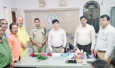 धनबाद: ट्रैफिक समस्या पर आयुक्त -सह- सचिव, परिवहन प्राधिकार से मिला डेलीगेशन