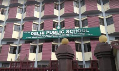 धनबाद: दिल्ली पब्लिक स्कूल की प्रिंसिपल ने कंट्रेक्टर अमित सुल्तानिया व राकेश सिंह चौधरी पर कोर्ट में किया मुकदमा