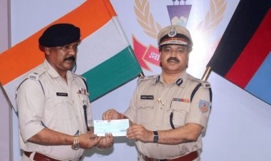 Dhanbad Muthoot Fincorp Robbery :  क्रिमिनलों को मार गिराने व पकड़ने वाले पुलिसकर्मियों को DGP ने किया सम्मानित