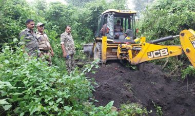 धनबाद: इलिगल कोल माइनिंग, ट्रांसपोर्टिंग के खिलाफ 46 जगहों पर रेड, 72 टन एवं 60 बोरी कच्चा कोयला जप्त