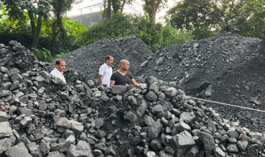 धनबाद: पुलिस का विशेष छापामारी अभियान, 267 टन कच्चा कोयला जब्त,दो अरेस्ट