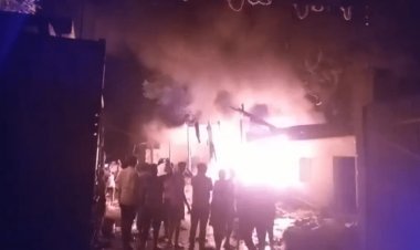 धनबाद : केंदुआ के कचरा गोदाम में लगी आग, लाखों का नुकसान