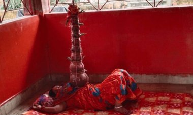 बिहार की चंचला देवी अपने सीने पर नौ कलश रख मां छिन्नमस्तिका मंदिर में साधना में है लीन