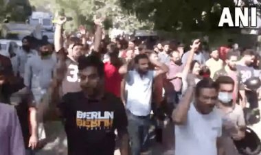 कश्मीरी पंडित की मर्डर से जम्मू में तनाव, सड़कों पर उतरे लोग, न्याय की लगाई गुहार