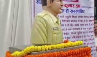धनबाद: पार्क मार्केट में शहीद CRPF कमांडेंट हीरा कुमार झा की प्रतिमा का अनावरण