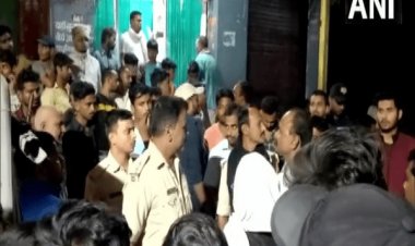 बिहार: पटना में वर्चस्व को लेकर दो गुटों के बीच फायरिंग, महिला और युवक को लगी गोली   