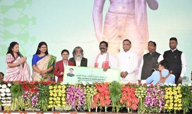 Jharkhand Foundation Day: कई योजनाओं की शुरुआत, 7309 करोड़ की योजनाएं जनता के नाम  