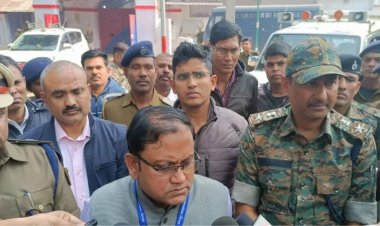 बिहार: आरा जेल में DM-SP ने किया रेड, कई मोबाइल, चार्जर समेत आपत्तिजनक सामान बरामद