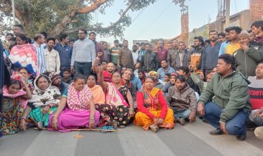 झारखंड: सम्मेद शिखर पर चढ़ रहे छात्रों को जैन तीर्थ यात्रियों ने पीटा, विरोध में मधुबन बाजार बंद,प्रदर्शन