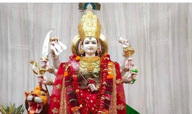 धनबाद: नव वर्ष पहले दिन 15 हजार भक्तों ने शक्ति मंदिर में किया मां भगवती का दर्शन