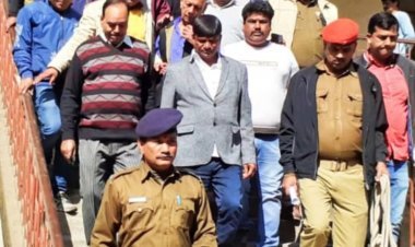 Dhanbad: बाघमारा MLA ढुल्लू महतो ने कोर्ट में किया सरेंडर, गये जेल