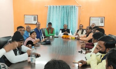 धनबाद: सामूहिक इस्तीफा के बाद रेस हुआ प्रशासन,24 घंटे के अंदर जिला बीस सूत्री के लिए कार्यालय आवंटित