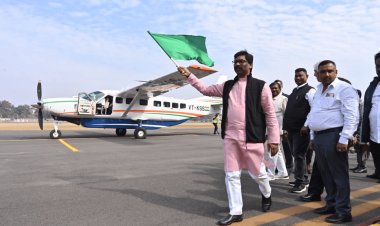 जमशेदपुर-कोलकाता के बीच विमान सेवा की हुई शुरुआत, CM हेमंत सोरेन ने हरी झंडी दिखाया