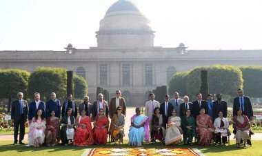 New Delhi : प्रसिडेंट द्रौपदी मुर्मु के निमंत्रण पर अमृत उद्यान घूमने पहुंचे CJI डीवाई चंद्रचूड़