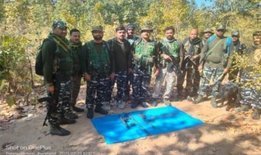 Latehar : कुरुमकेता जंगल से पुलिस ने आर्म्स का जखीरा किया बरामद, नक्सलियों ने छिपा रखे थे विस्फोटक