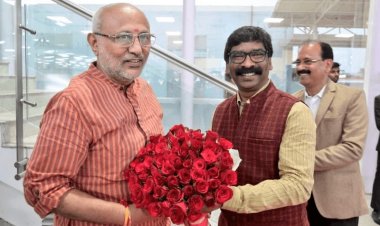 Jharkhand के नये गवर्नर सीपी राधाकृष्णन पहुंचे रांची, CM का सीएम हेमंत सोरेन ने किया स्वागत