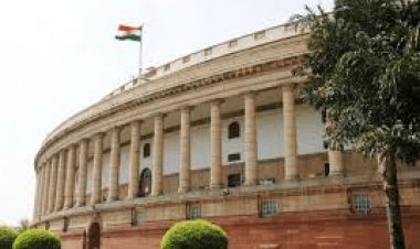 NDA के लिए खुल रहा 2/3 बहुमत का रास्ता? TMC-AAP में बगावत से बदला संसद का गणित, विपक्ष की बढ़ी टेंशन