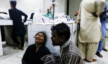 Pakistan में  भुखमरी से हालात बेकाबू, राशन के लिए मची भगदड़, तीन बच्चों सहित 11 की मौत