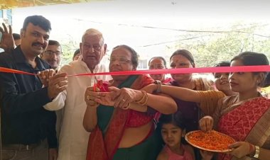 Dhanbad : बैंक मोड़ शास्त्री नगर में मान्यवर के नये शोरूम का शुभारंभ 