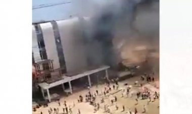 Jharkhand: देवघर एम्स हॉस्पिटल के निर्माणाधीन बिल्डिंग में लगी भीषण आग, कोई हताहत नहीं