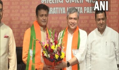 Bihar के अजय आलोक दिल्ली में BJP में हुए शामिल, नहीं दिखा बिहार से कोई पार्टी लीडर , संयोग या संकेत?