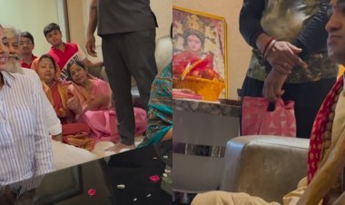 Baba Bageshwar के दरबार पहुंचीं अक्षरा सिंह, धीरेंद्र शास्त्री को सुनाया अपना गीत- 'मैं शरण तिहारी'