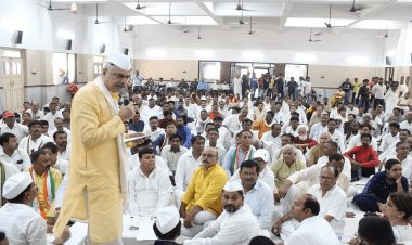 Dhanbad : राहुल गांधी को पीएम बनाने के लिए करना होगा यह काम, प्रदेश कांग्रेस अध्यक्ष राजेश ठाकुर ने नेताओं को दी सलाह