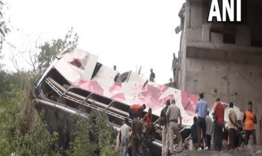 Jammu Bus Accident:  Bihar के लखीसराय वैष्णो देवी जा रही बस खाई में गिरी, 10 लोगों की मौत, 20 घायल