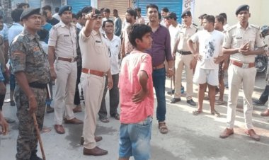 Bihar: मुजफ्फरपुर में तालाब में मिली छात्रा की बॉडी, आक्रोशित लोगों ने पुलिस की दो गाड़ियां फूंकी