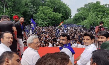 Delhi : जंतर-मंतर पर दिखा UP के विपक्ष का नया समीकरण, भीम आर्मी के प्रदर्शन में एकसाथ दिखे कांग्रेस-SP-RLD लीडर