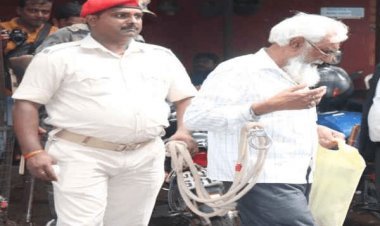 Gangs of Wasseypur Dhanbad : गैंगस्टर प्रिंस खान के पिता ने कोर्ट में किया सरेंडर, भेजा गया जेल