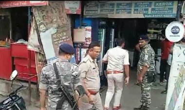 Gangs of Wasseypur Dhanbad : बाइक सवार नकाबपोश क्रिमिनलों ने साइबर कैफे पर किया तीन राउंड फायरिंग