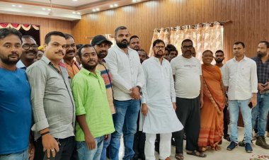 Dhanbad: देवर की यूनियन को धवस्त करने में जुटी भाभी, जनता मजदूर संघ के पदाधिकारी जनता श्रमिक संघ में शामिल