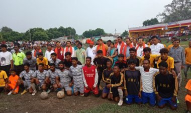 Dhanbad: फुटबाल टुर्नामेंट के फाइनल मैच में बेरमो ने बस्ताकोला को हराया