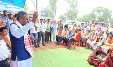 Chhattisgarh : '...कांग्रेस कमाने वाली पार्टी' छत्तीसगढ़ को भ्रष्टाचार की गर्त में डूबा दिया: बाबूलाल मरांडी