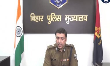 Bihar : हर्ष फायरिंग को भूल जाएं, अब आर्म्स लहराना व अनुचित प्रदर्शन करना भी होगा गैर-कानूनी