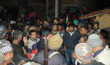 Dhanbad : पुलिस सब इंस्पेक्टर ने साइड नहीं मिलने पर स्टूडेंट को पीटा, ग्रामीणों ने किया घेराव, माफी मंगवायी