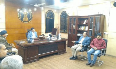 Dhanbad : DC से IMA डेलीगेशन की मुलाकात, डॉक्टरों ने वापस ली हड़ताल 