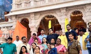 Jharkhand : झरिया से कांग्रेस MLA पूर्णिमा नीरज सिंह पहुंची अयोध्या, फैमिली संग शेयर कीं फोटो