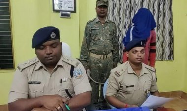 Dhanbad : मैथन में हुई लाखो की चोरी मामले में पुलिस को बड़ी सफलता, चोरी के सामान के साथ चोर अरेस्ट 