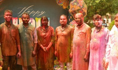 Dhanbad: DC- SSP आवास पर होली मिलन समारोह, जिलेवासियों को दी होली की शुभकामनाएं