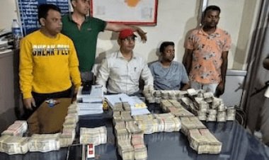 Lok Sabha Election 2024 Jharkhand :  गिरिडीह में FST ने बस से एक करोड़ नौ लाख रूपये कैश किया बरामद